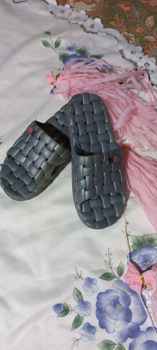 Washroom%20%20Shower%20Slippers/bathroom%20Anti%20slip%20Rubber%20Slippers/Washroom%20Soft%20Rubber%20House%20Slippers/Casual%20Massage%20Slippers%20for%20men/Bathroom%20flip%20flops%20Shower%20Slippers%20for%20Men%20-%20Image%204