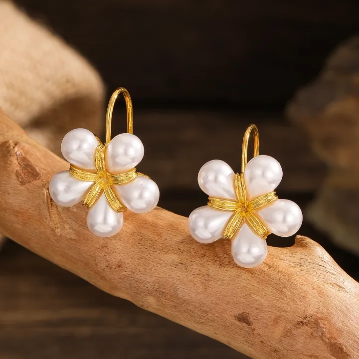 New%20Trendy%20Flower%20Shaped%20White%20Pearl%20Ear%20Hooks%20Fresh,%20Sweet%20and%20Creative%20Pastoral%20Style%20Earringsfor%20Women%20Bridal%20Engagement%20Wedd%20-%20Image%203