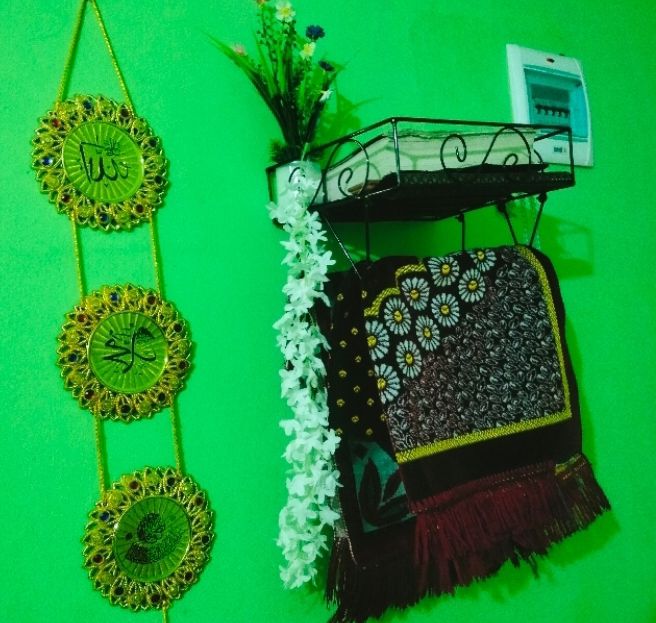 Space%20saver%20Metal%20Wall%20Stand%20Includes%203%20Jaymamaz%20Hangers%2012%E2%80%B3%20Black%20-%20Image%207