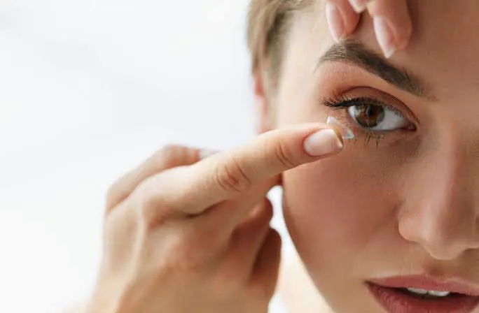 Brilliant%20blue%20freshlook%20contact%20lens%20full%20set%20-%20Image%205