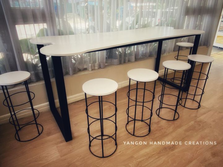 Circle%20Bar%20Stools(Area%2013"%20Diameter)%20-%20Image%202