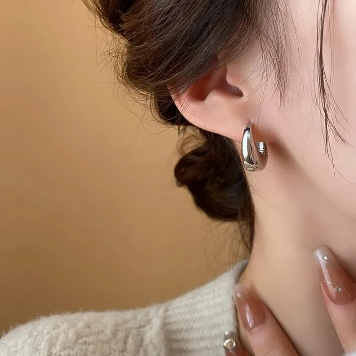 Punk%20Oval%20Hoop%20Earrings%20Metallic%20Geometric%20Ear%20Buckle%20Minimalist%20Style%20U-shaped%20Ear%20Buckle%20Daily%20Life%20Earring%20Accessories%20-%20Image%204