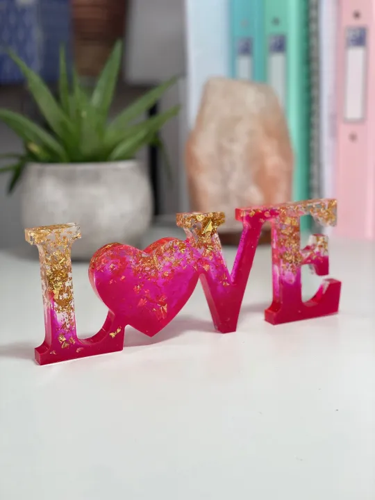 Resin%20love%20frames,%20color%20can%20be%20customize%20-%20Image%204