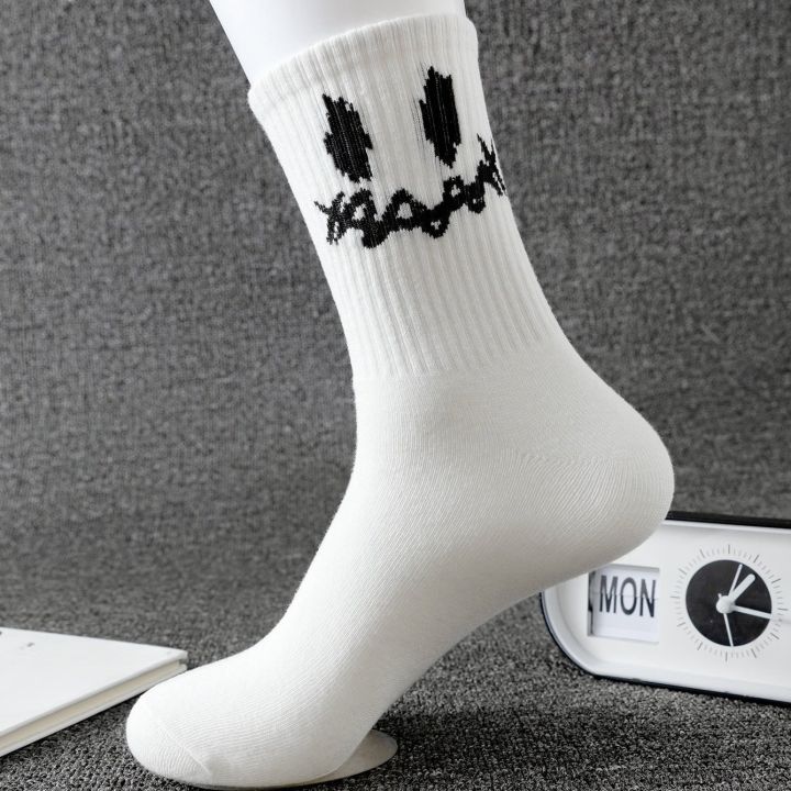 Random%20multiple%20pairs%20of%20men's%20crew%20socks%20graffiti%20ghost%20face%20unique%20street%20trend%20moisture%20wicking%20-%20Image%206