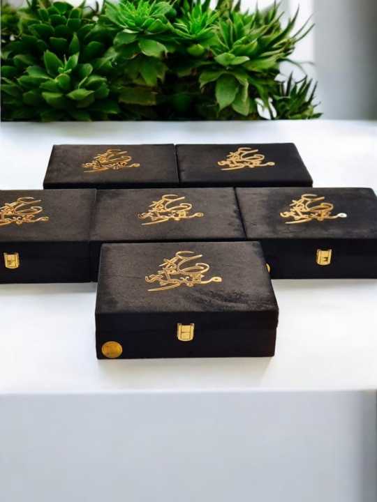 Wooden Velvet Umrah Tabbarak Box | Umrah Tabbarak Quran Gift Box | Umrah Maqbool Velvet Quran Gift Box | Velvet Quran Gift Box | High Quality Quran Gift Box | Islamic Gift Box | Fancy Umrah Tabbarak Box | SIZE; Length 8 INCH, WIDTH 6 & HEIGHT 3