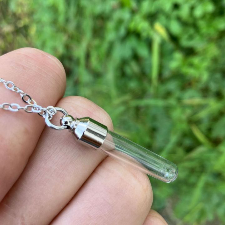 Stainless%20Steel%20Glass%20Cremation%20Cylinder%20Tube%20Urn%20Pendant%20Memorial%20Necklace%20Ashes%20Holder%20Keepsake%20Cremation%20Jewelry%20-%20Image%204