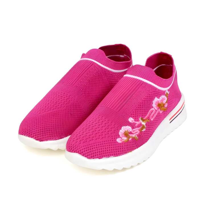 Stylish%20Women%E2%80%99s%20Fabric%20Sneakers%20-%20Lightweight,%20Trendy%20Design%20-%20Image%203