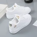 2025 Baskets Blanches Brodées en Cuir  Femme, Chaussures Décontractées, Respirantes, à Fleurs, à Lacets, Nouvelle Collection. 