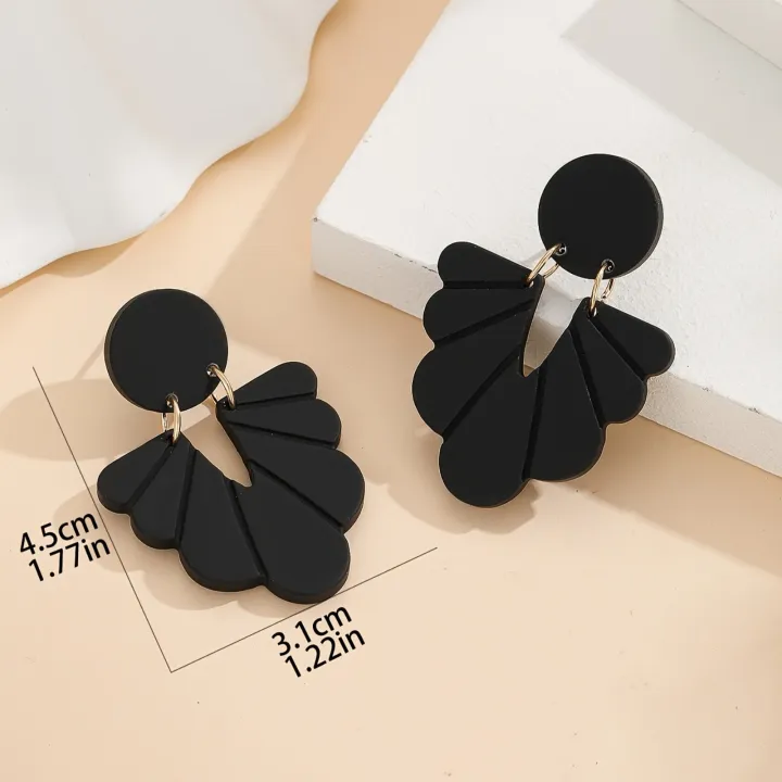 Black%20Wave%20Semi-Circular%20Line%20Pattern%20Earrings,%20Classic%20Retro%20Women's%20Elegant%20Earrings%20for%20Daily%20Wear%20and%20Clothing%20Matching%20-%20Image%206