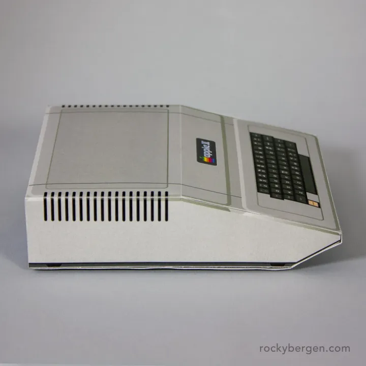 Model:%20Classic%20Computer%20Apple%20Ii,%20Paper%20Model,%20Paper%20Doll,%20Papercraft%20(for%20Cutting%20and%20Assembling%20Yourself)%20-%20Image%207