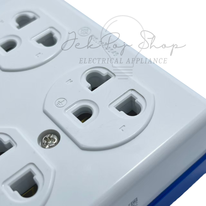 4%20Wall%20Mount%20floating%20plug%2016A%20250V%20Halloween%20Vena%20-%20Image%202