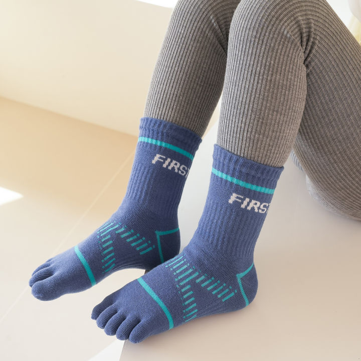 1%20pair%20of%20four%20season%20children's%20new%20five%20finger%20socks,%20breathable%20and%20sweat%20absorbent%20elastic%20cotton%20mid%20tube%20socks%20with%20cute%20d%20-%20Image%204