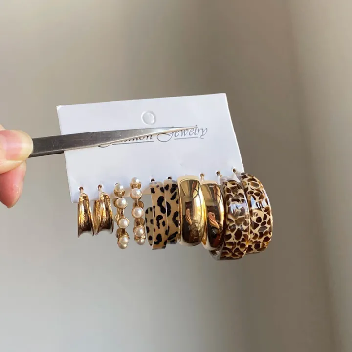 10%20Pcs%20Acrylic%20Pearl%20C-shaped%20Leopard%20Print%20Earring%20for%20Women%20European%20and%20American%20Metal%20Earrings%20Light%20Luxury%20Accessories%20-%20Image%204