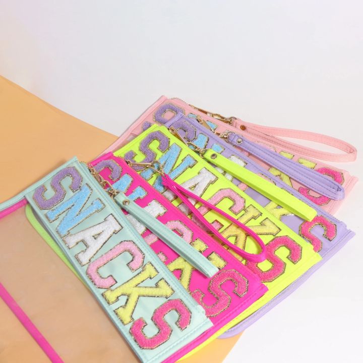 PVC%20Letter%20Graphic%20Pattern%20Travel%20Airport%20Large%20Capacity%20Portable%20Makeup%20Storage%20Bag%20File%20Pocket%20-%20Image%204