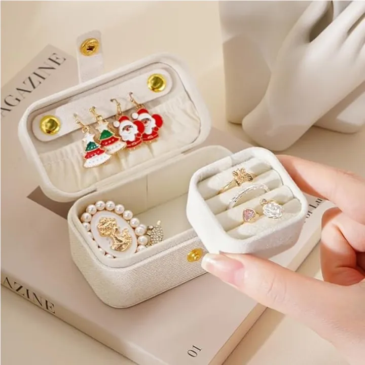 Portable%20Mini%20Jewelry%20Box%20Small%20Travel%20Storage%20Case%20for%20Rings%20Necklaces%20Earrings%20Lipstick%20with%20Removable%20Ring%20Slot%20PU%20Leather%20-%20Image%202