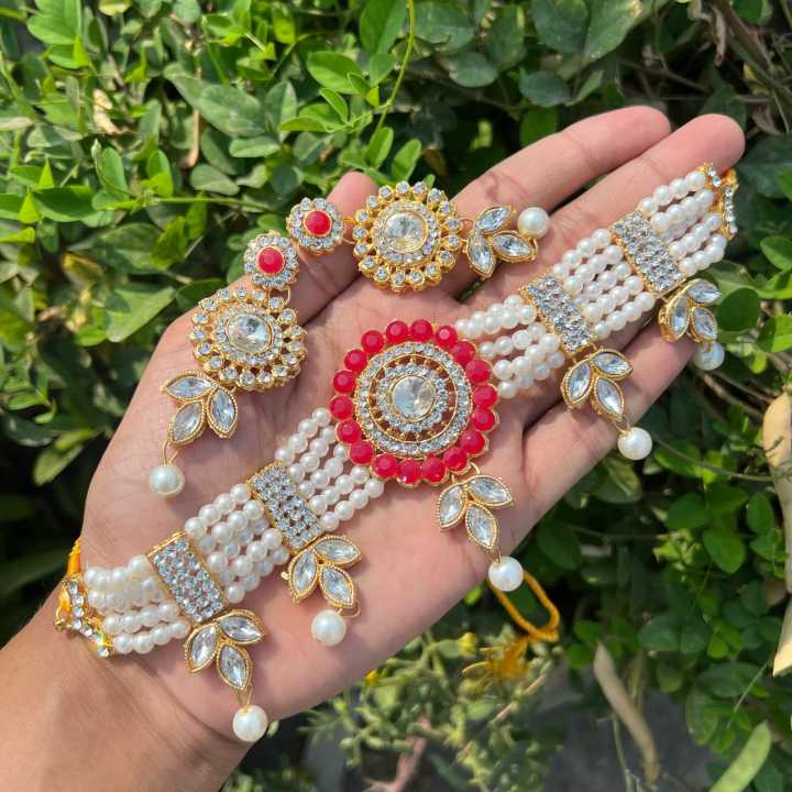 Double%20layer%20pearl%20chain%20choker%20set%20for%20women%20-%20Image%205