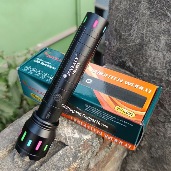 JOYKALY%20YG-2092%20Rechargeable%20High%20Power%20Metal%20Body%203%20Modes%20Light%20Telescopic%20Zoomable%20Torch%20-%20Image%204