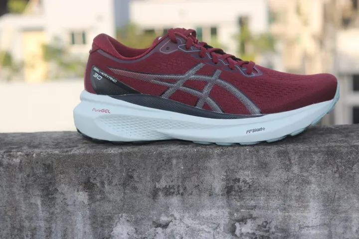 Asics%20Gel%20Kayano%2030%20running%20shoes%20for%20men%20-%20Image%203