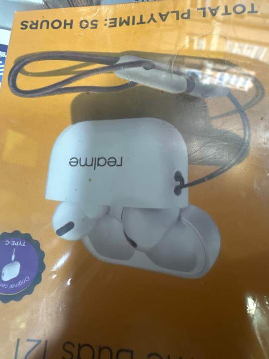 Buds%20-%20Image%203