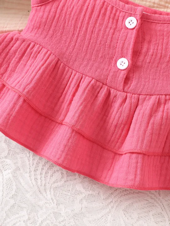 Baby%20Girl%20Bow-Knot%20Suspender%20Top%20with%20Ruffles%20+%20Bow-Knot%20Shorts%20Set,%20Cute%20and%20Breathable%20Two-Piece%20Summer%20Set%20-%20Image%204