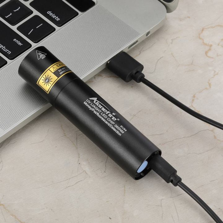 Mini%20365/395nm%20UV%20Flashlight%20USB%20Rechargeable%20Ultraviolet%20%20Pet%20Urine%20Cat%20Tinea%20Money%20Ore%20Scorpion%20Fluorescent%20Checker%20Lamp%20-%20Image%206