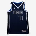 Dallas Mavericks Luka Doncic 77 Basketball Jersey Black Large. 