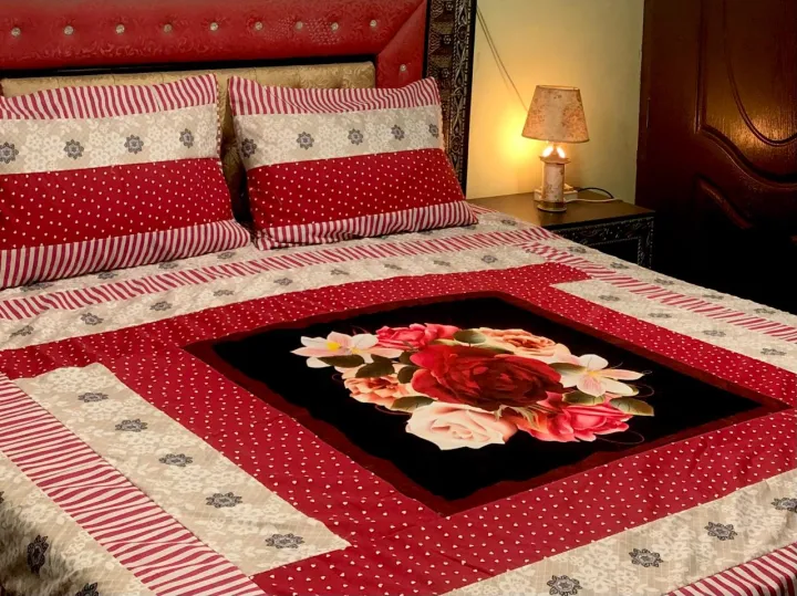 Embroidered%20Patch%20Work%20King%20Size%20BedSheet%20-%20High%20Quality%20-%20Cotton%20Double%20Bedsheet%20Embroided%20by%20Dazzling%20point%20-%20Image%207
