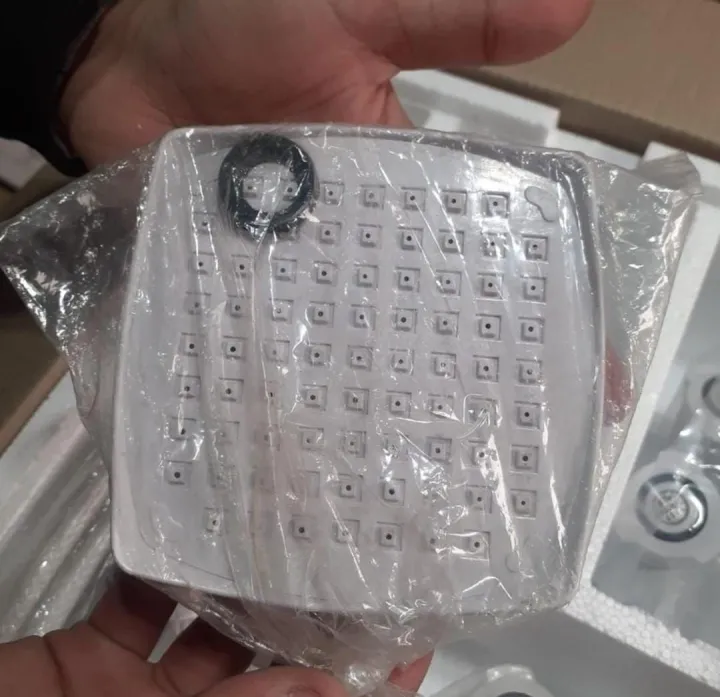 classic%20pvc%20head%20brass%20bath%20set%207%20piece%20complete%20with%20pipe%20shower%20-%20Image%203