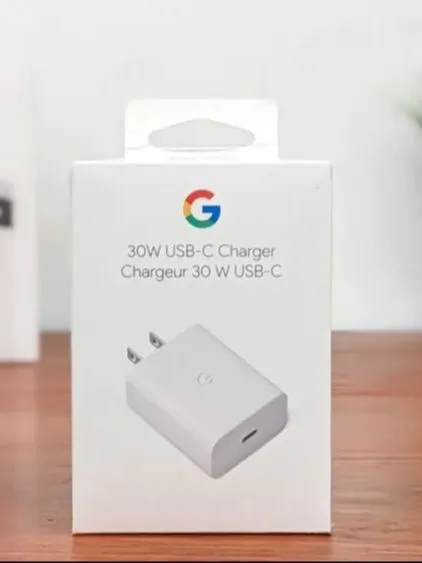 Google%2030W%20USB-C%20to%20USB-C%20Fast%20Charging%20Adapter%20%E2%80%93%20Type-C%20Wall%20Charger%20for%20Pixel%20&%20Compatible%20Devices%20-%20Image%202