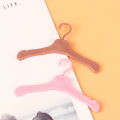 10PCS Lovely 5.5cm Doll Hangers Mini Cute Wardrobe Dress Coat Clothes Plastic Doll Pretend Play Girls Toys.