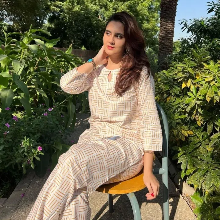 Br%20collection%20Stylish%20lining%20print%202pc%20Best%20for%20Girls%20And%20Womens%20-%20Image%203