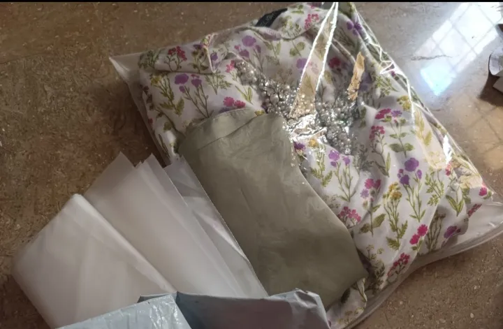 10%20pcs,%20Ziplock%20bags%20one%20side%20clear%20transparent%20one%20side%20mate%20%20Frosted%20sealing%20zipper%20lock%20bag%20For%20suit%20packing%20,Clothes%20Shirt,%20Swimwear,%20Packaging,Eco-friendly%20Unprinted%20,%20Custom%20Printed%20Biodegradable,%20-%20Image%204