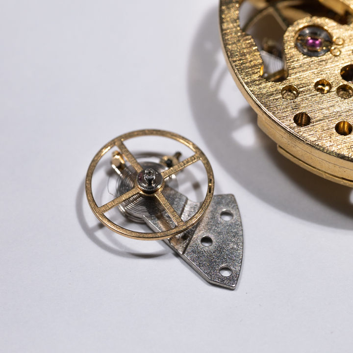 2026%20NEW%20Watch%20Accessories%20Domestic%20Pearl%202813%20Full%20Swing%20Balance%20Wheel%20Clamp%20Assembly%20Set%208205%20Movement%20Including%20Swing%20Clamp%20-%20Image%204