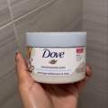 Dove Exfoliating Body Scrub | Crushed Macadamia and Rice Milk. 