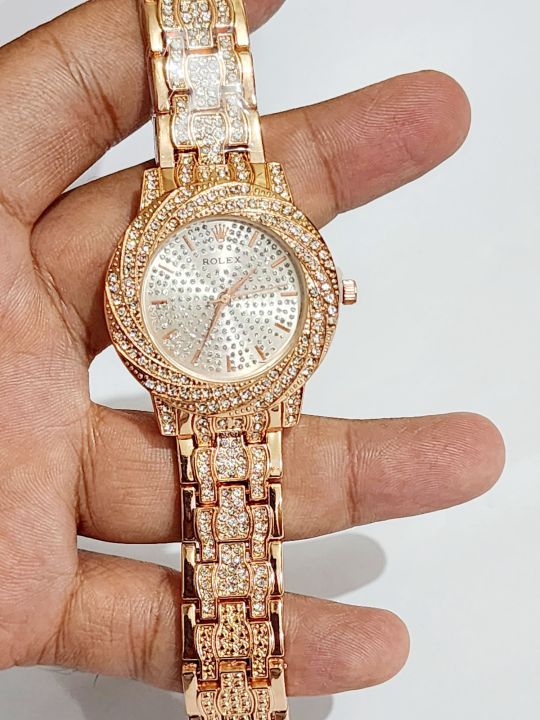 Luxury%20Analog%20Beautiful%20Wristwatch%20For%20Ladies%20-%20Image%203