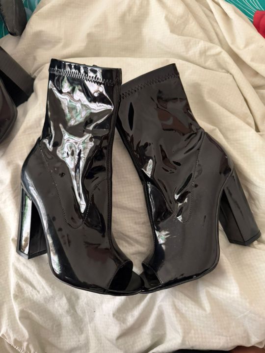 women%20boots%20-%20Image%202