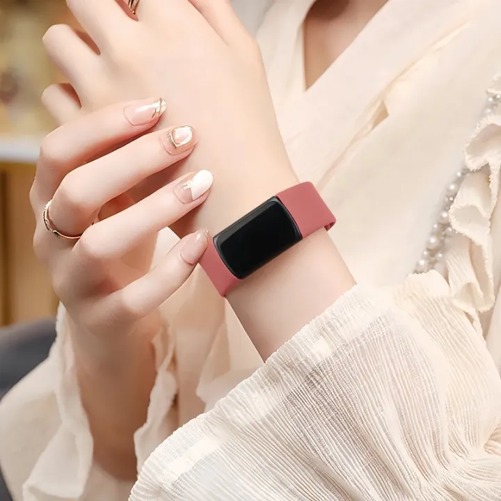 Silicone%20Strap%20for%20Fitbit%20Charge%205%206%20Band%20Soft%20Sport%20Bracelet%20for%20Fitbit%20Charge%205/Charge%206%20Correa%20Replacement%20Wristband%20-%20Image%206