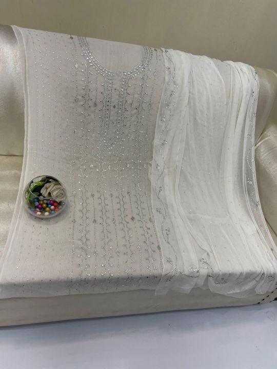 Beautiful%20Mukesh%20Kamdani%20Suits%20-%20Image%203