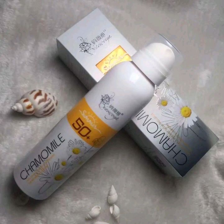 Chamomile%20Whitening%20%20Sunscreen%20Spray%20%20SPF%2050++%20-%20Image%206
