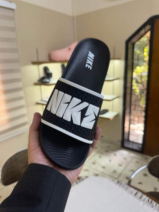 Nike%20Offcourt%20Slides%20%7C%20Nike%20Black%20Casual%20Slides%20%7C%20Lightweight%20EVA%20Cushion%20%7C%20Summer%20Sandals%20for%20Men%20&%20Women%20-%20Image%202