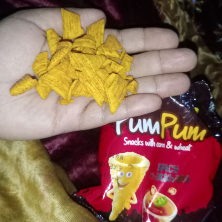 Pum%20pum%20hot%20and%20spicy%20chatkhara%20flavoured%20corn%20and%20wheat%20papar%20snacks%2012%20pcs%20pack%20-%20Image%204