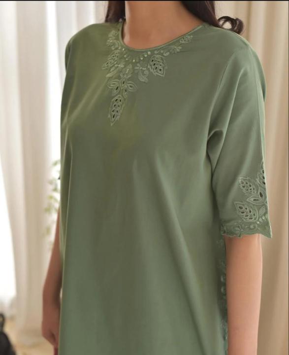 Aira%20Farshi%20shalwar%203pc%20-%20Image%204