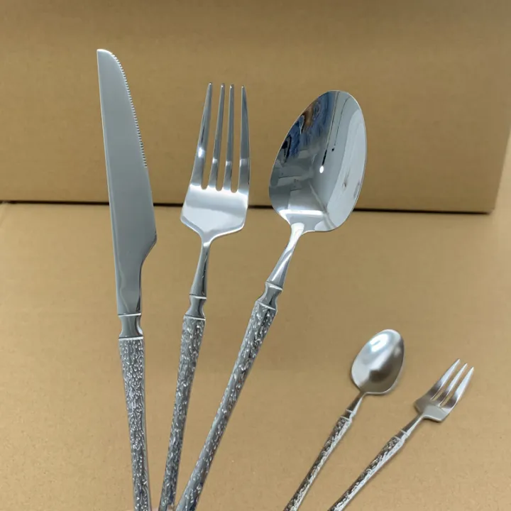 16-Piece%20Silver%20Stainless%20Steel%20Cutlery%20Set%20with%20Forks%20and%20Spoons,%20Creative%20Hammered%20Handles,%20Suitable%20for%20Home,%20Kitchen,%20Restau%20-%20Image%203