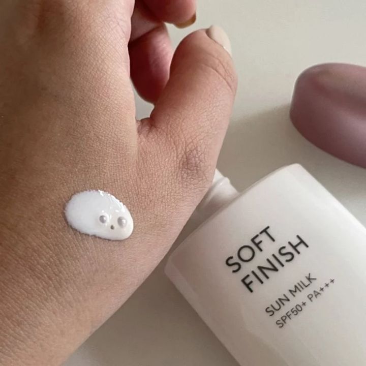 Missha%20All%20Around%20SOFT%20FINISH%20Sun%20Milk%20Sun%20Block%20Sunscreen%20with%20SPF50+/PA+++%20offering%20high%20protection%20against%20UVA%20and%20UVB%20rays%20%7C%20No%20White%20Casts%20-%20Image%203