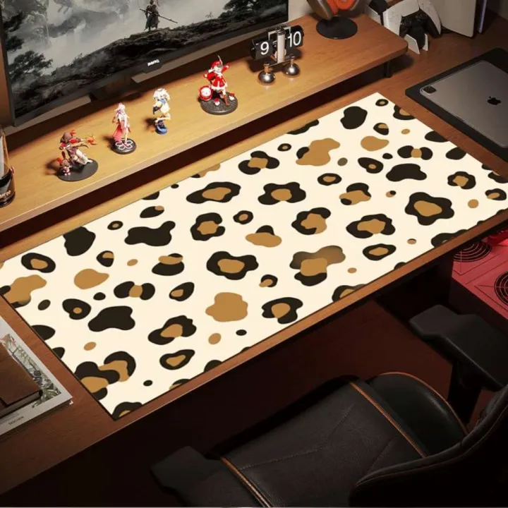 Trendy%20Brown%20Leopard%20Print%20Large%20Desk%20Mat,%20Minimalist%20Leopard%20Extended%20Mouse%20Pad,%20Non-Slip%20Desk%20Pad%20for%20Home%20Office%20Decor%20-%20Image%204