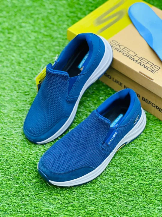 Ultra%20Go%20Skechers%20PERFORMANCE%0AShoes%20-%20Image%204