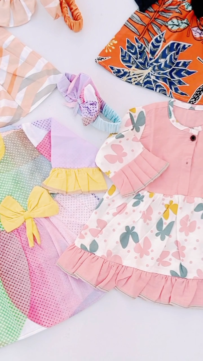 pack of 4 soft cotton froks with hair bands random(ap prints chose nhi kr skty) age new born to 3year