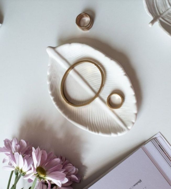 Leaf Trinket Tray| Jewellery Tray| Cute Ceramic Tray| Handmade| Minimal Home Decor