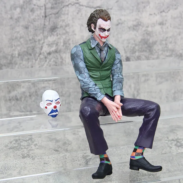 DC%20Comics%20Batman%20Dark%20Knight%20Heath%20Ledger%20Joker%20Chair%20Action%20Figure%20Statue%20-%20Image%203