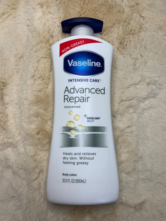 Vaseline%C2%AE%20Intensive%20Care%E2%84%A2%20Advanced%20Repair%20Unscented%20Lotion%20-%20Image%206